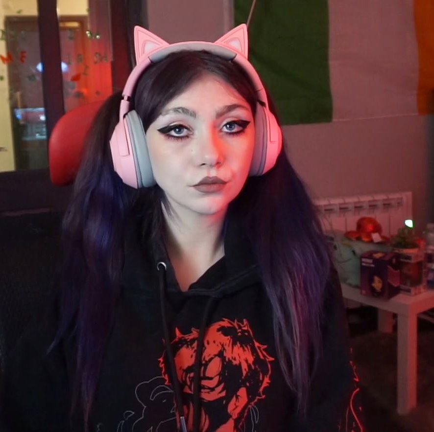 JustaMinx Wiki: Boyfriend, Real Name, Height, No Makeup, Twitch, Family