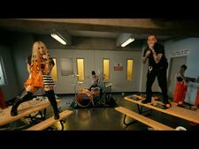 Avril_Lavigne_-_Love_It_When_You_Hate_Me_(feat._blackbear)_(Official_Music_Video)