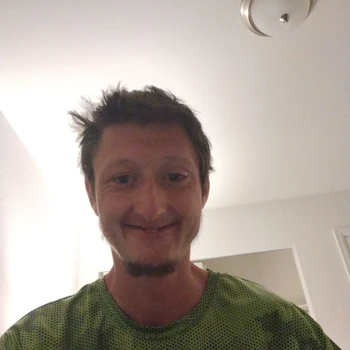 Daniel Larson | Wikitubia | Fandom