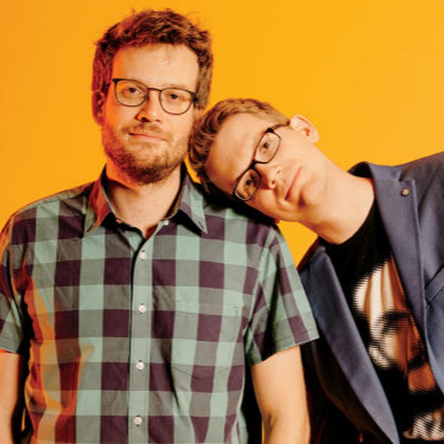 Hank Green announces book tour A Beautifully Foolish Endeavor