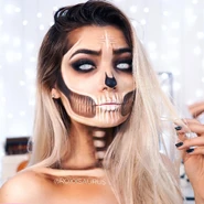 Her bronze skull make up tutorial