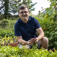 Adamynyrardd.jpg (253 KB)