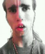 Cyraxx's profile picture from his 2013 Twitter account.