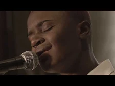 Amaarae_-_Lonely_(Live)