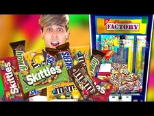 Scoring_THE_ULTIMATE_JACKPOT_on_the_Chocolate_Bar_Claw_Machine_Pusher!