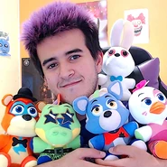 GG Games después de estar teñido un tiempo, pelo morado. 3.5