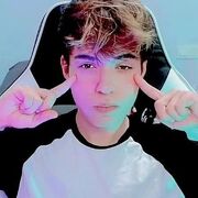 Taki streamer y youtuber, genshin impact y pinkmilkst