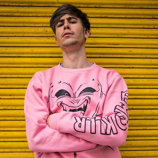 Su hermano mayor, RUSHLAI (Matias), nacido en 1996.