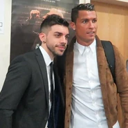 Mario con Cristiano Ronaldo (Estrella de futbol del Real Madrid, actualmente estrella del Manchester United Football Club)