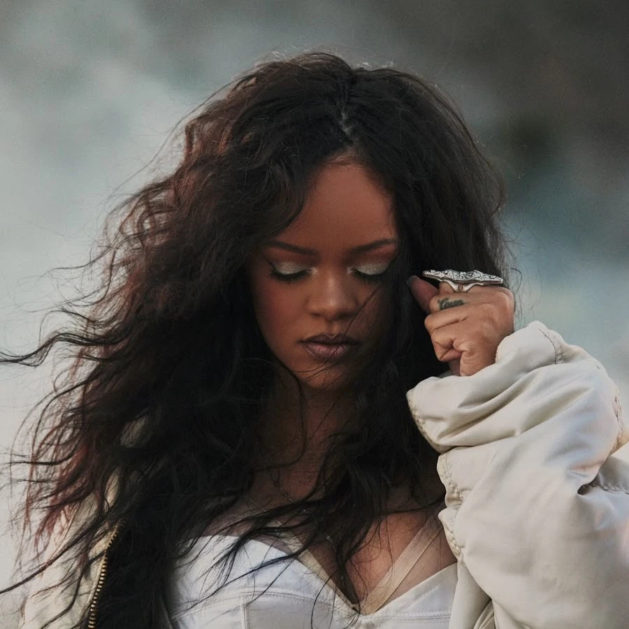 Rihanna | Wiki YouTube Pedia | Fandom, image size:900x900