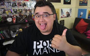 Ded con playera de Pokimane