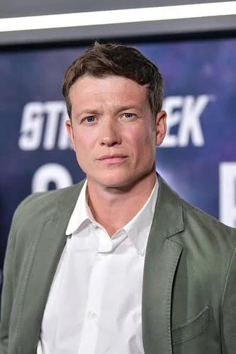 Ed Speleers | YOU Wiki | Fandom