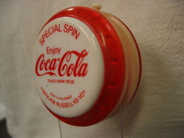 RARE 1967 VINTAGE RUSSELL RED COCA-COLA YOYO. MADE IN