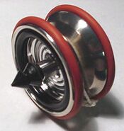 A Spike-Fly with rubber rings on the rims for offstring play
