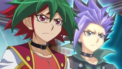 Yuya y Yuto observan el Duelo de Shay y Dennis