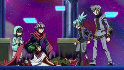 Yuya siendo ayudado por sus amigos