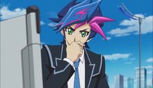 Yusaku observando el programa Ignis