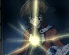 El colgante de Jaden reacciona ante Cámula.