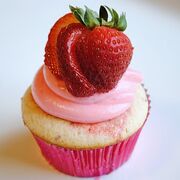 Strawberry Margarita Cupcake (1)