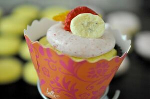 Strawberry Orange Banana Smoothie Cupcakes 