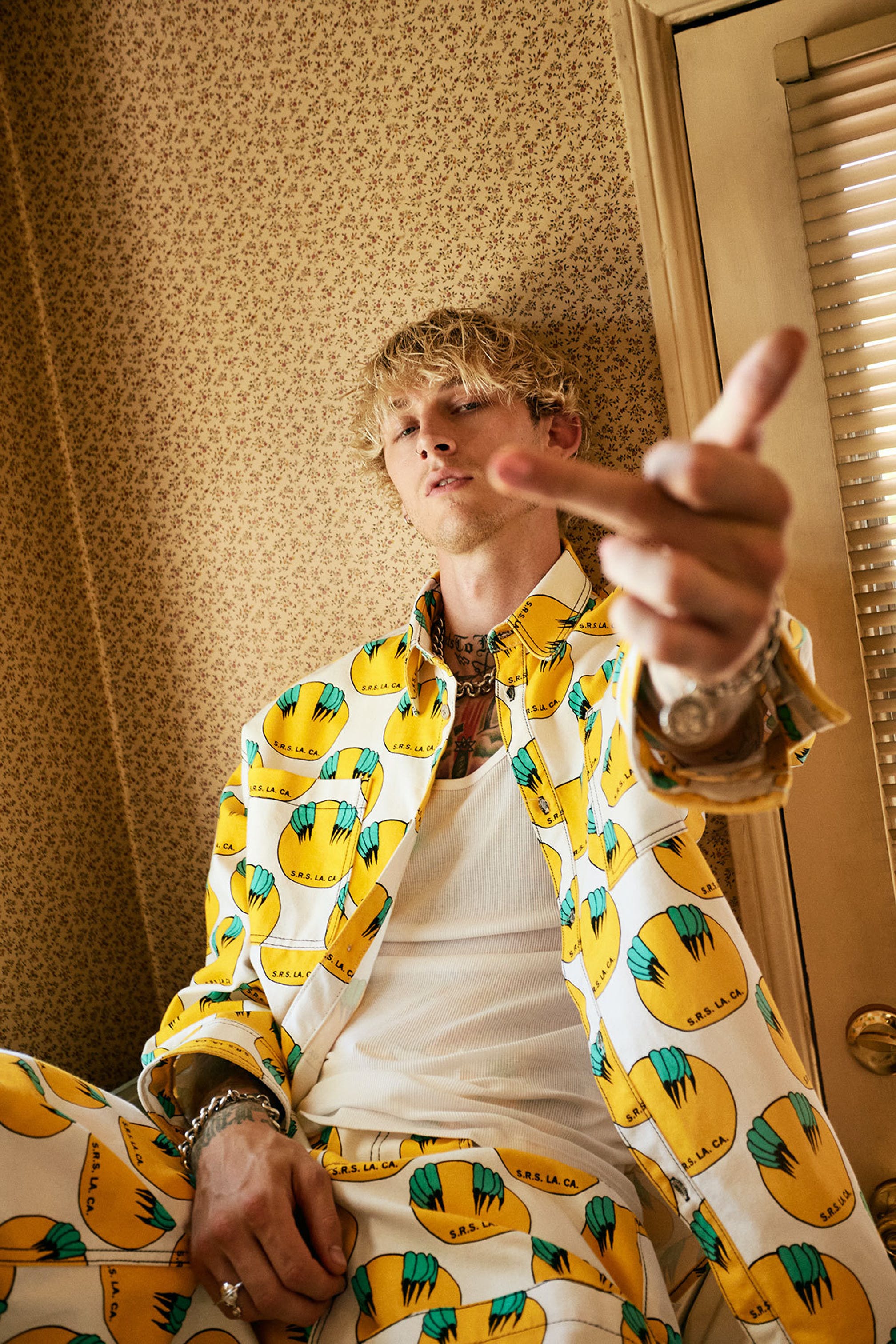 Machine Gun Kelly and WILLOW drop official video for emo…