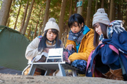 S1 Ep. 7 (TV drama), Ryouko Toba helps light the charcoal