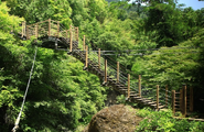 Ryujin Bridge has an observation deck halfway up
