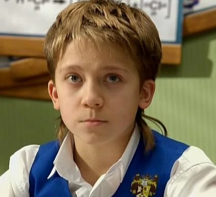 Юра из закрытой школы сейчас. Юра из закрытой школы сейчас. Юра веревкин актер. Логос атмосфера школа зш. Юра из закрытой школы сейчас.