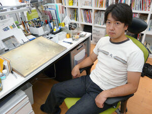Makoto Raiku, the author of the original "Konjiki no Gash!!" Manga