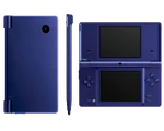 Une Nintendo DSi ouverte et fermée