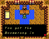 Link obteniendo el bumerán en Link's Awakening.