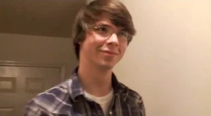 Алекс в начале сериала