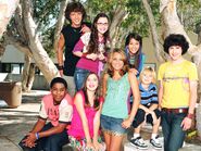 Best-nickelodeon-shows-2000s-zoey-101-1543264274