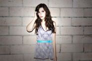 Erin Sanders-3