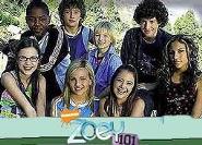 Dana junto los miembros principales del reparto de Zoey 101.