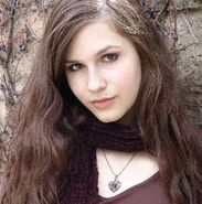 Erin Sanders-5