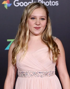 Madeline-curry-premiere-zootopia-01